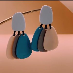 Triple shades earrings